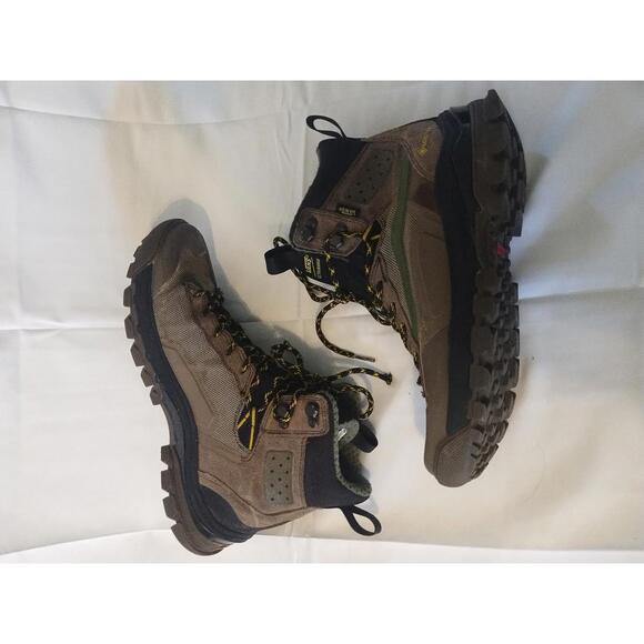 VANS Ultrarange Exo Hi MTE Gore Tex Mens 9.5 / Womens 11 Green Black - Picture 1 of 6
